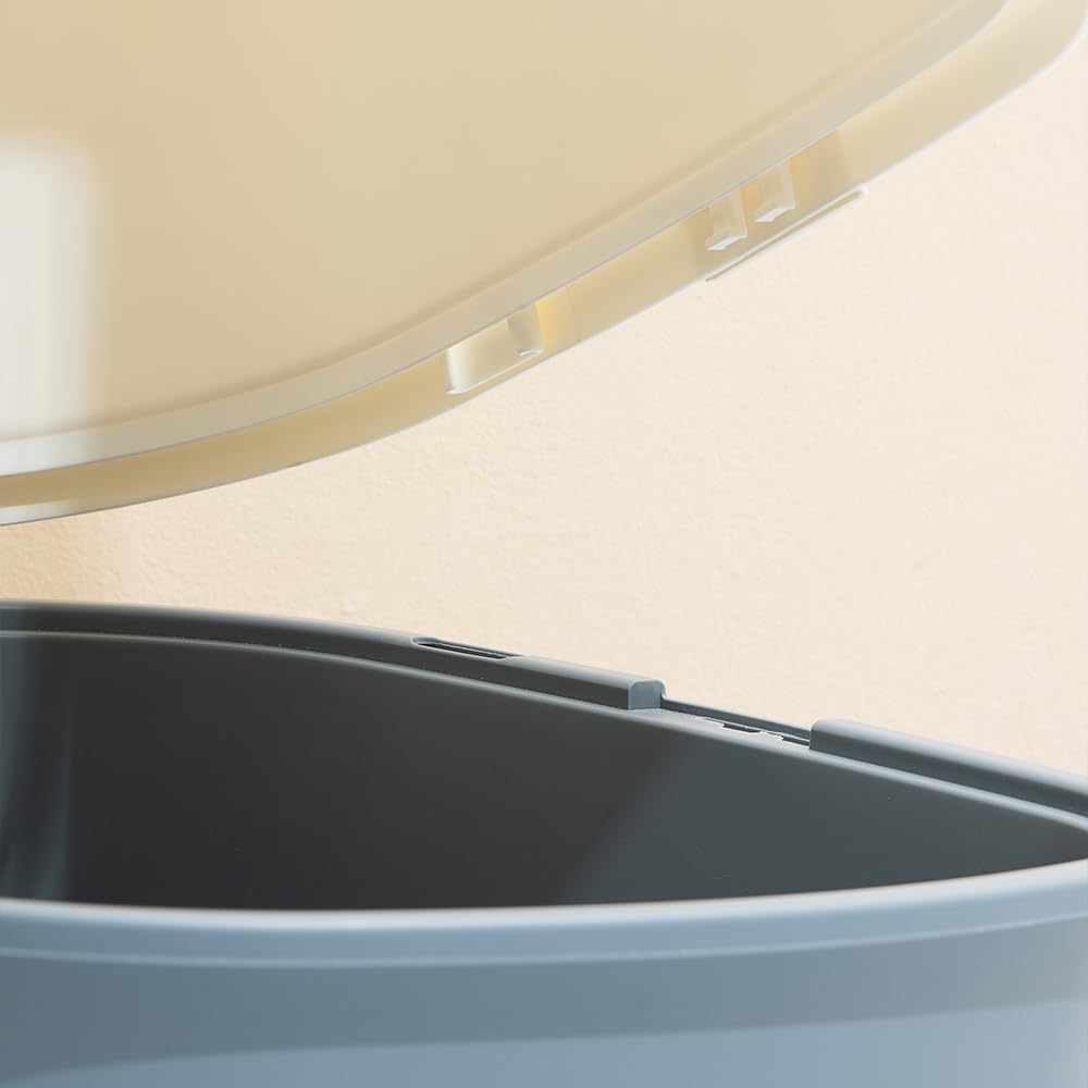 Flip-Top Jumbo Cat Litter Box with Scoop X1988